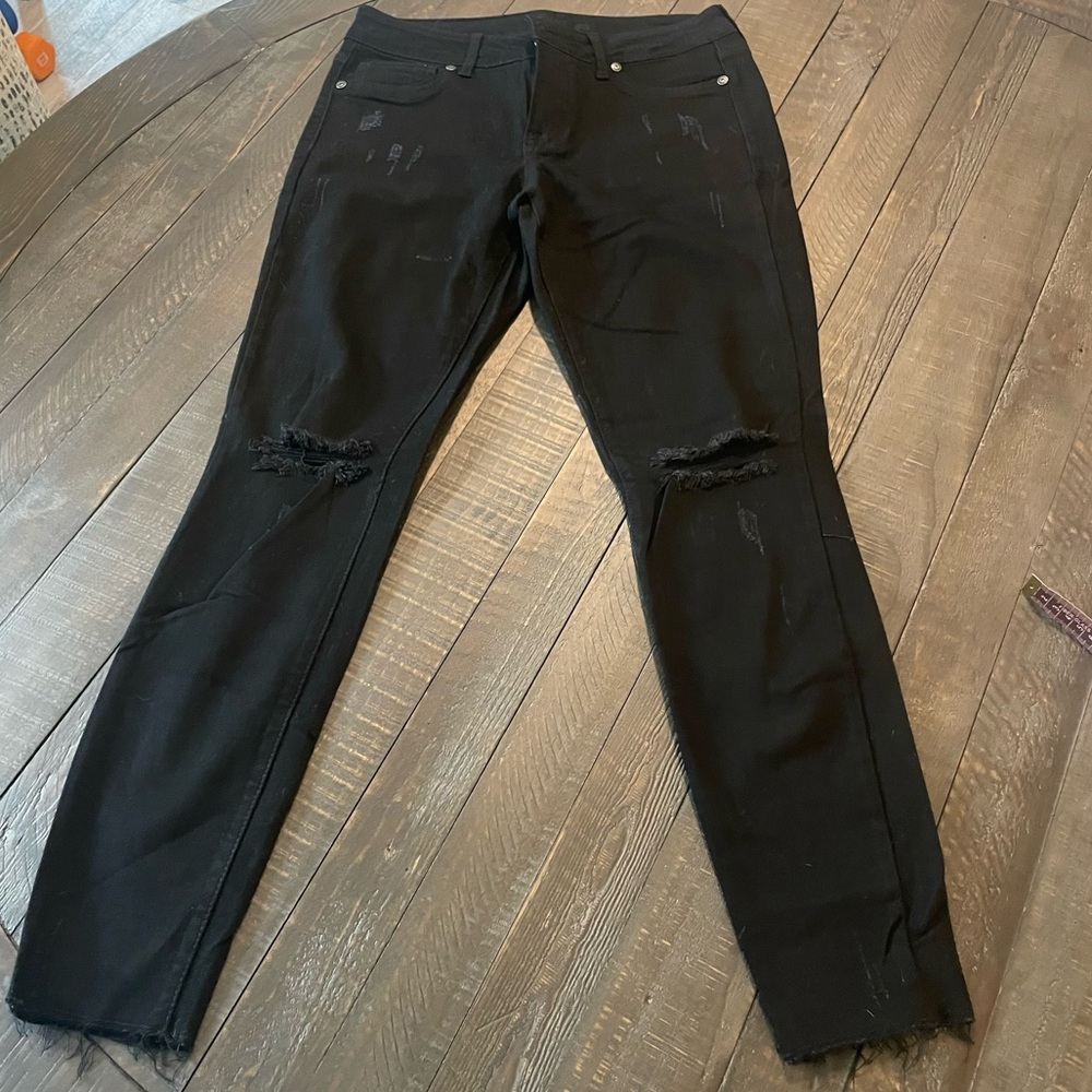 EUC Maurice’s jeggings with distressing